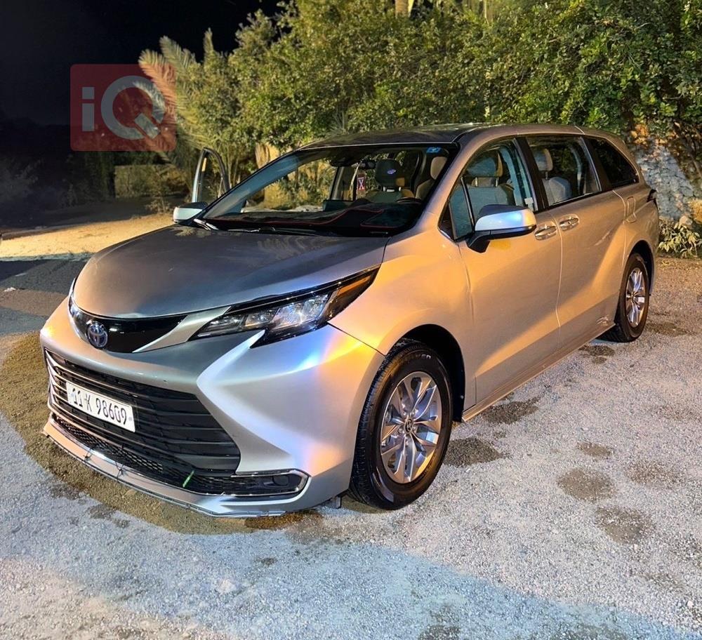 تۆیۆتا سیانا